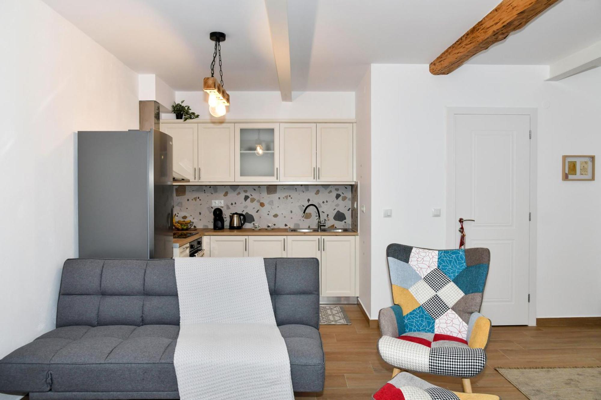 Captain Theo'S Modern Apartment Maria Лефкими Экстерьер фото